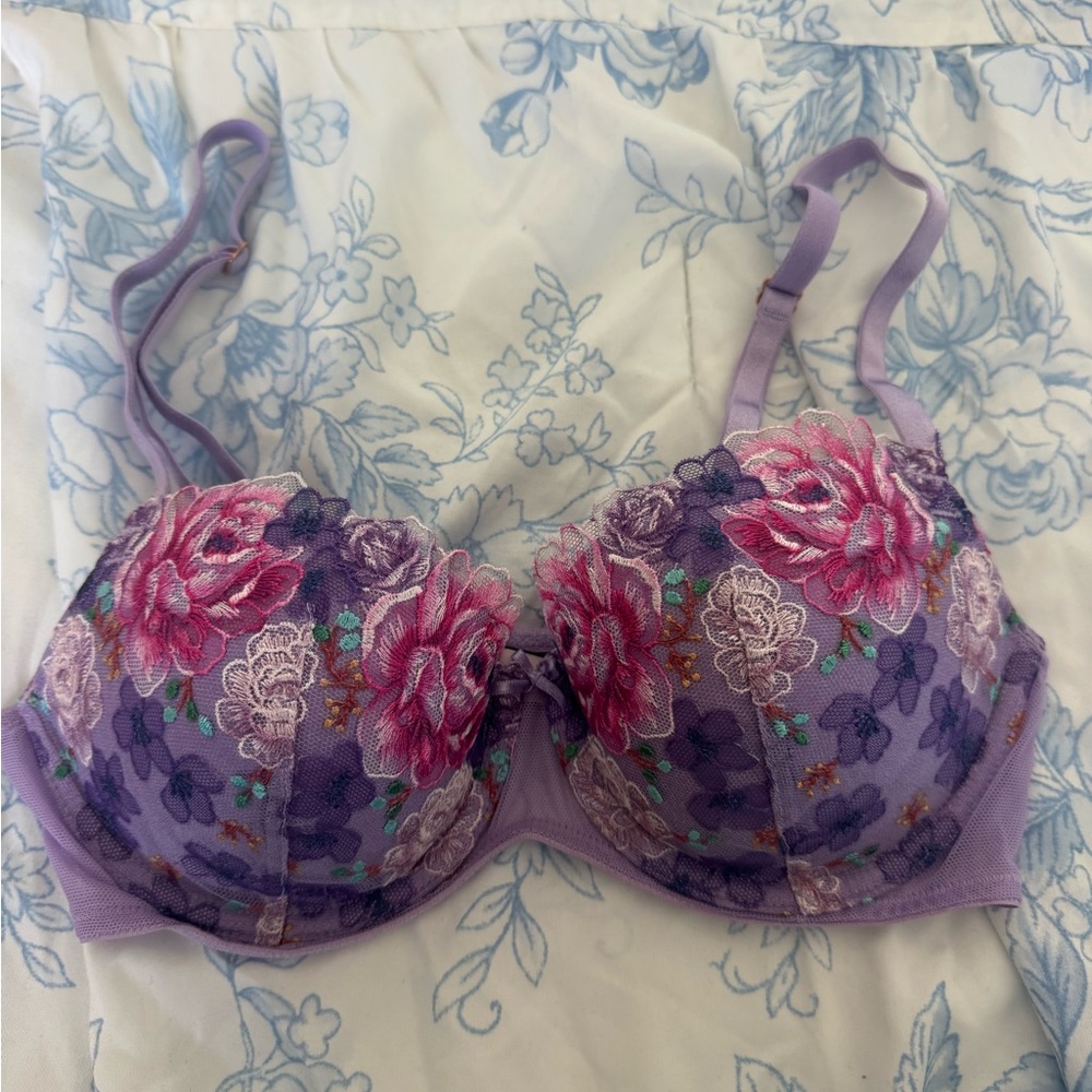 Lavender Lace Lightly Lined Demi Bra, hardly worn